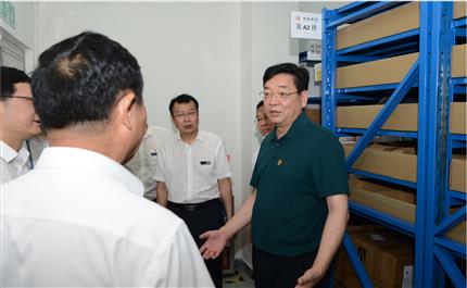 河南航投黨委書(shū)記、董事長(zhǎng)張明超 深入中原龍浩開(kāi)展“不忘初心、牢記使命”主題教育調(diào)研